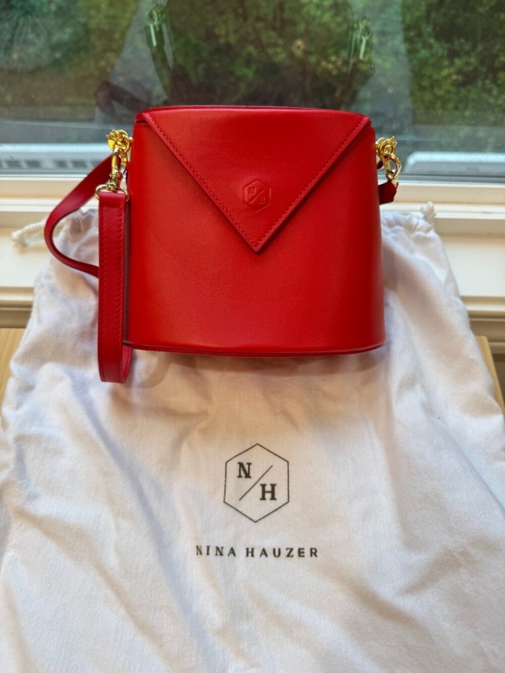Nina Hauzer Red Bucket Crossbody Bag New Dust Bag